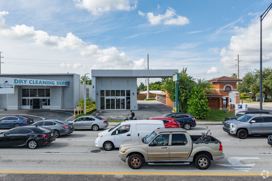 More Photos Of 1544 E Commercial Blvd, Oakland Park Freestanding For Lease