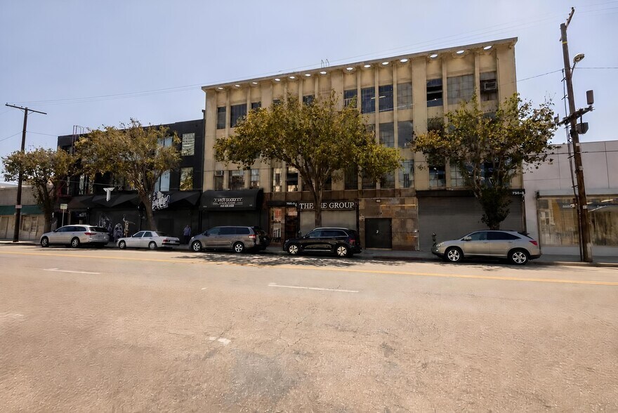 More Photos Of 1114 S Los Angeles St, Los Angeles Warehouse For Sale