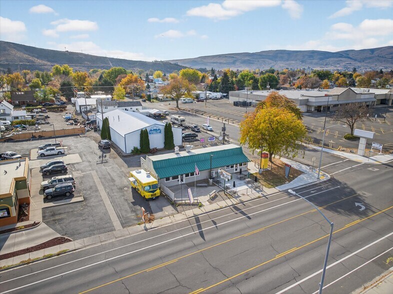 More Photos Of 975 Campbell St, Baker City General Retail For Sale