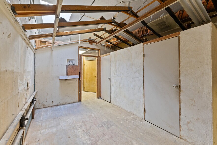 More Photos Of 421 E Santa Clara St, San Jose Storefront Retail Office For Sale