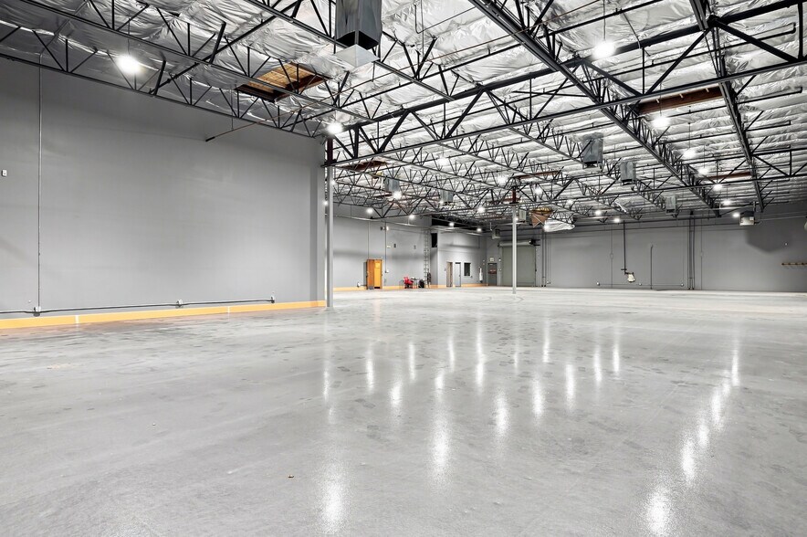More Photos Of 2701 Crimson Canyon Dr, Las Vegas Light Manufacturing For Sale