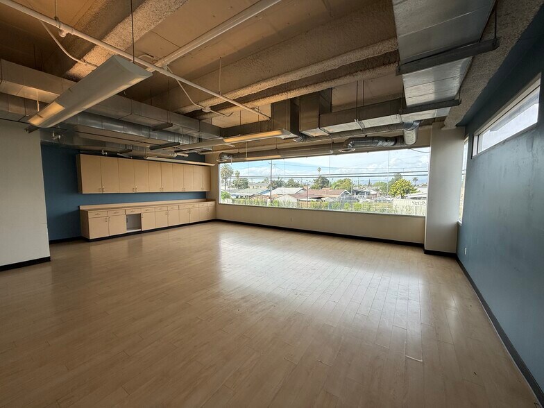 More Photos Of 1512 W Slauson Ave, Los Angeles Office For Lease