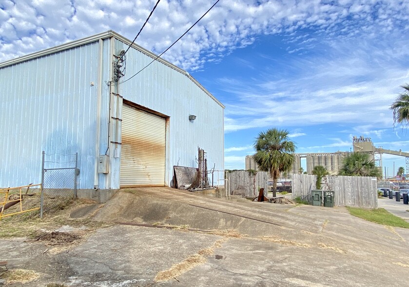 More Photos Of 315 31st St, Galveston Warehouse For Sale