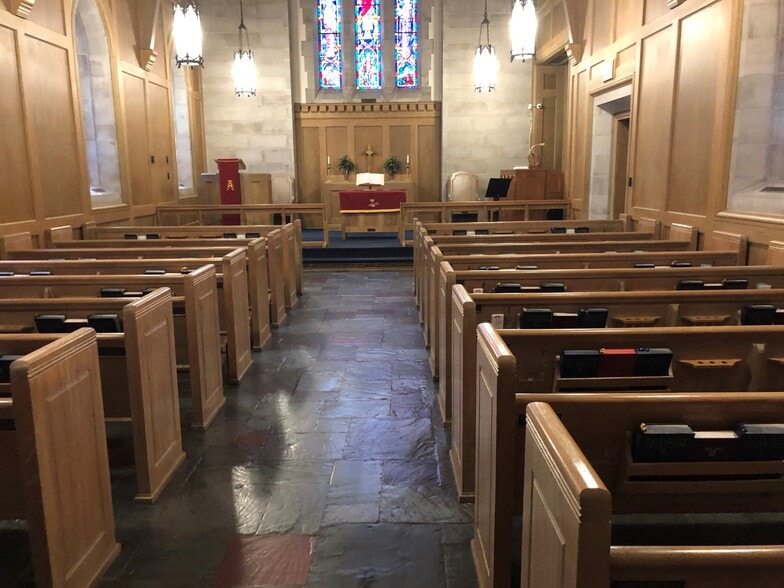 More Photos Of 302 N Broadway Ave, Wichita Religious Facility For Lease