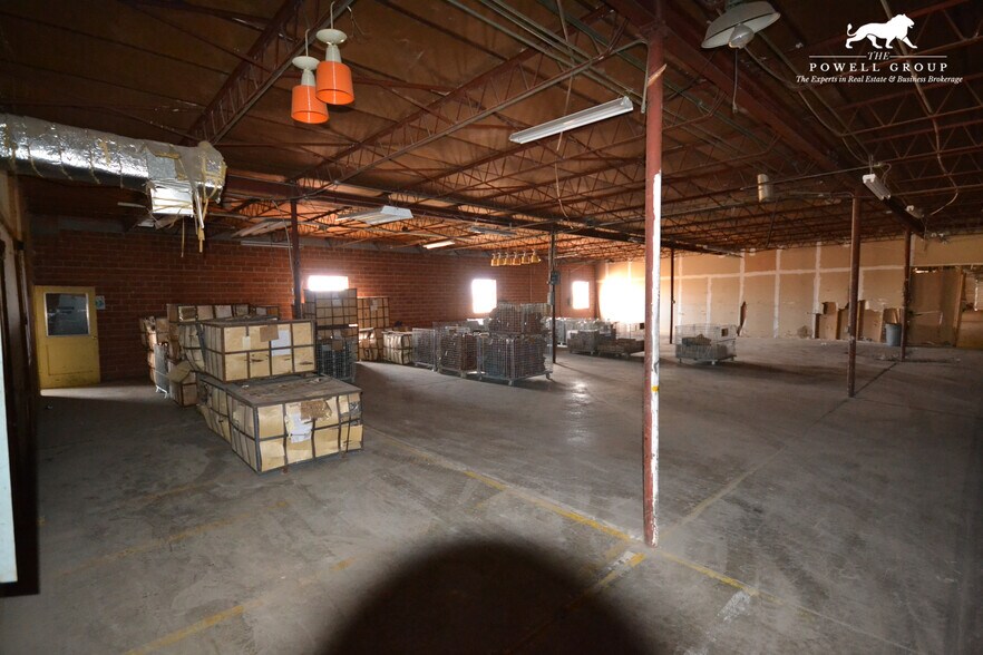 More Photos Of 1111 N Avenue S, Lubbock Warehouse For Sale