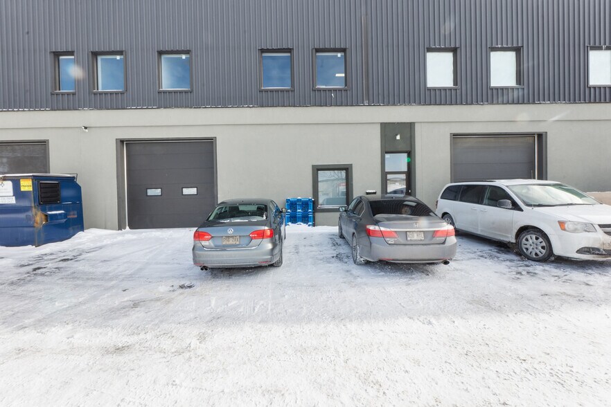 More Photos Of 609-649 Montée De Liesse, Saint-Laurent Warehouse For Sale