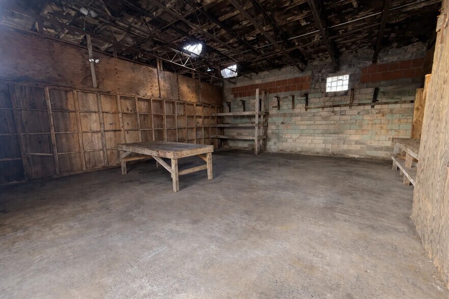 More Photos Of 373 N Cumberland St, Jackson Contractor Storage Yard For Sale