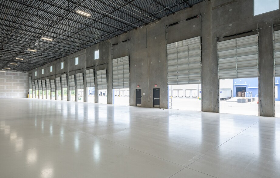 More Photos Of 2280 Lane Ave N, Jacksonville Unknown For Lease