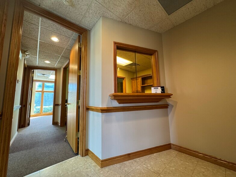 More Photos Of 43120 Utica Rd, Sterling Heights Office For Lease