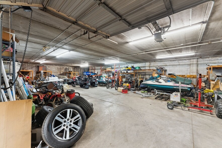 More Photos Of 4388 Shoreline Dr, Spring Park Storefront Retail Office For Sale