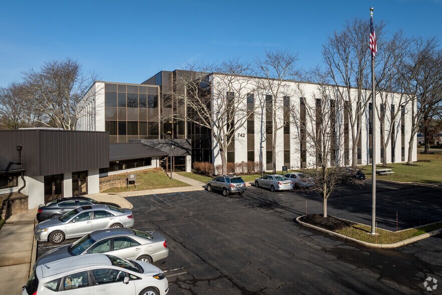 More Photos Of 742 Alexander Rd, Princeton Unknown For Lease