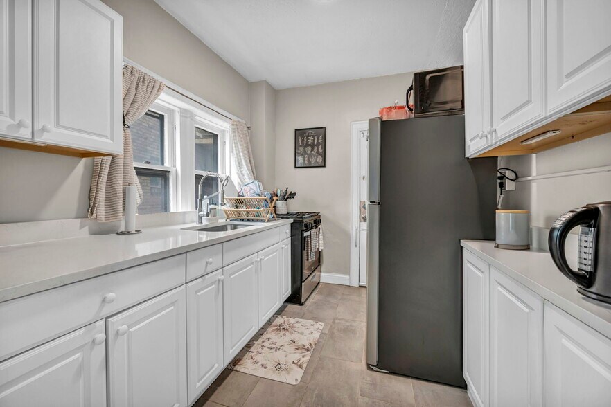 More Photos Of 12065 Edgewater Dr, Lakewood Apartments For Sale
