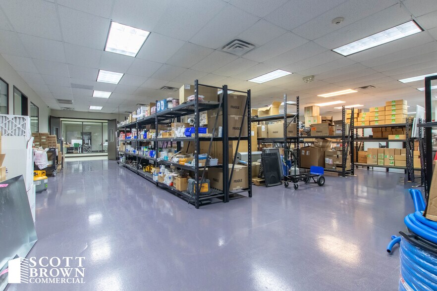 More Photos Of 10810 Alder Cir, Dallas Light Manufacturing For Lease