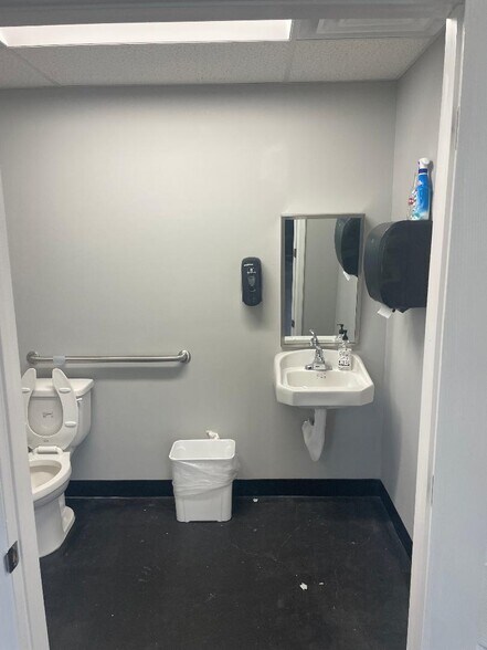 More Photos Of 2301 Longleaf Blvd, Lake Wales Office For Lease