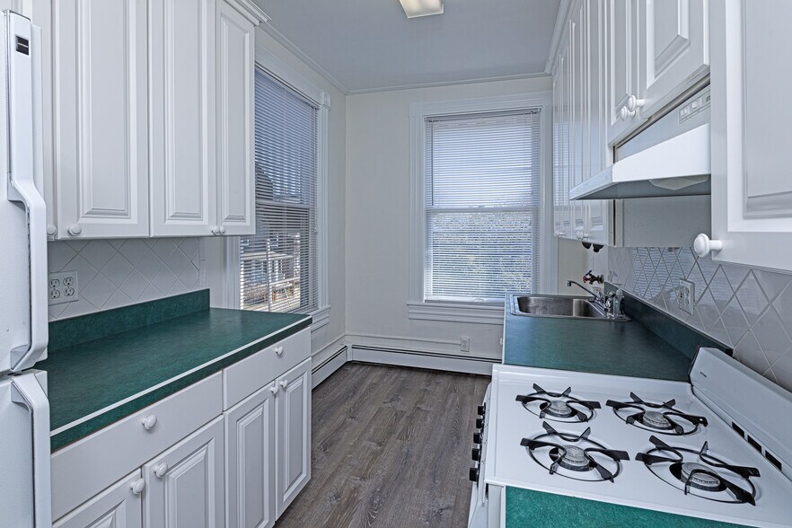 More Photos Of 58 Bridge Ave, Bay Head General Retail For Lease