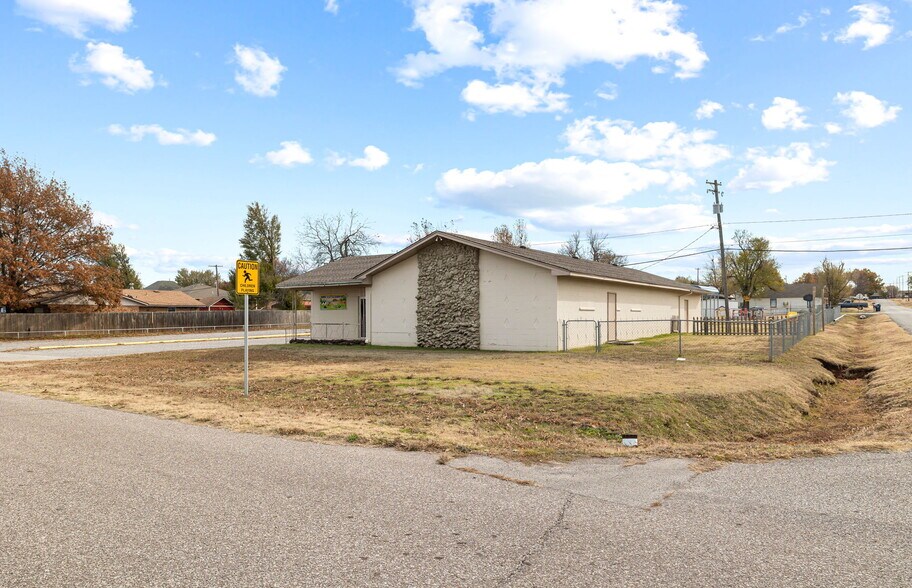 More Photos Of 1419 W London St, El Reno Religious Facility For Sale