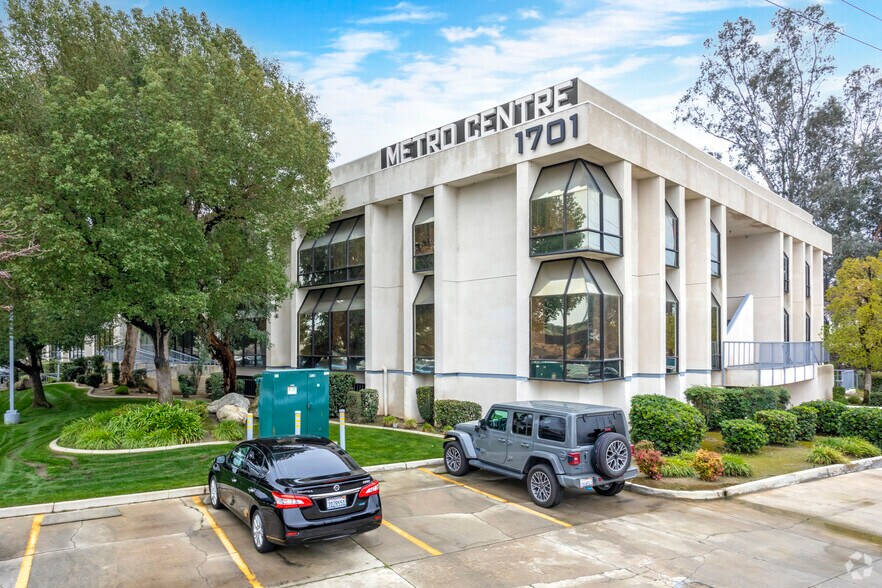 Primary Photo Of 1701 Westwind Dr, Bakersfield Office For Lease