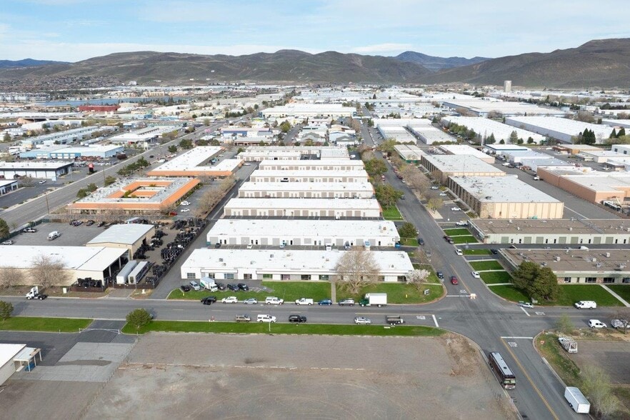 More Photos Of 360 Freeport Blvd, Sparks Warehouse For Lease