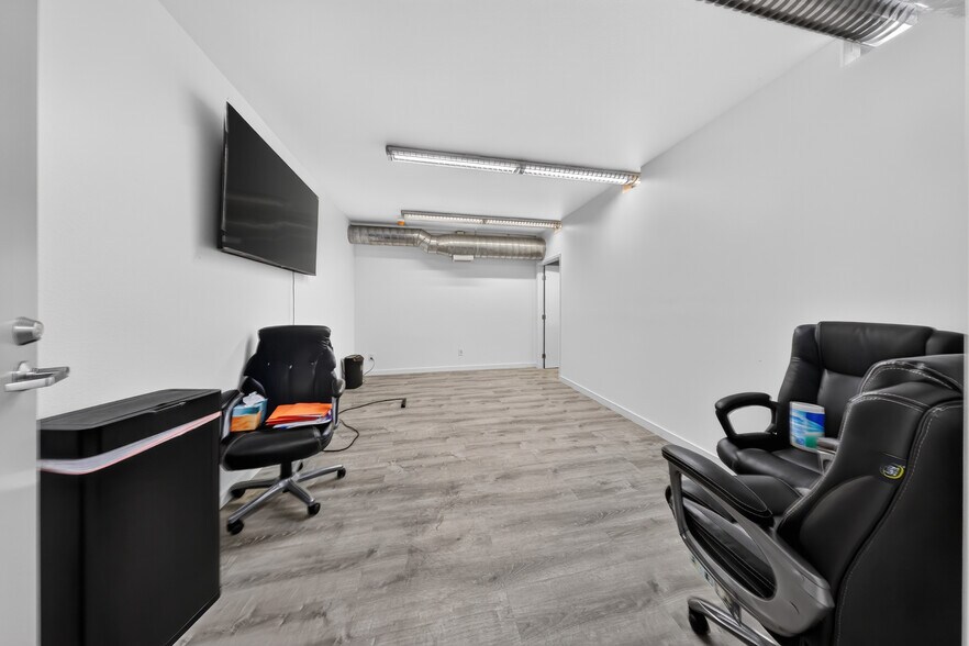 More Photos Of 20847 Sherman Way, Canoga Park Office For Sale