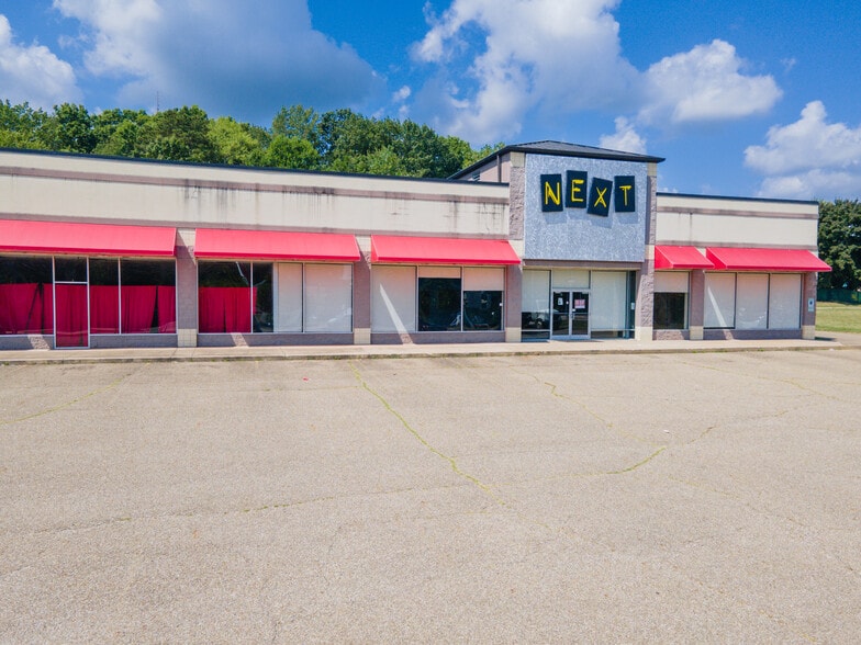 More Photos Of 2052-2070 Romig Rd, Akron Storefront For Sale