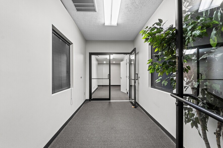 More Photos Of 7200 US-150, Greenville Office For Sale