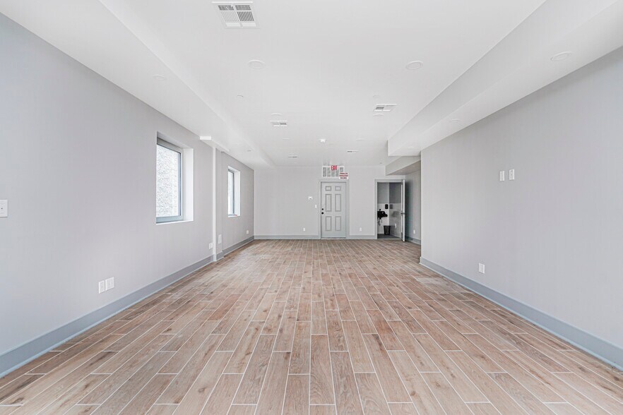 More Photos Of 259 Walker St, Staten Island Office For Sale