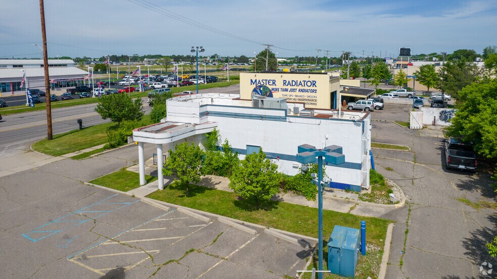 More Photos Of 2299 Elizabeth Lake Rd, Waterford Fast Food For Lease