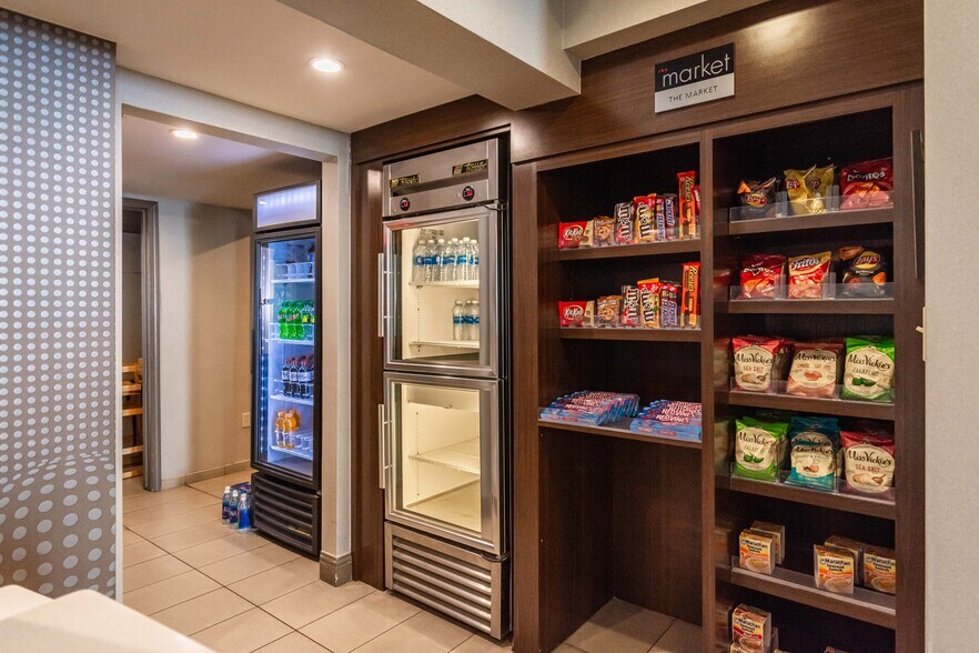 More Photos Of 1530 Howe Ave, Sacramento Hotel For Sale