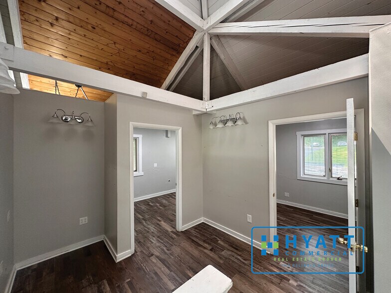 More Photos Of 1300 Ritchie Hwy, Arnold Office For Lease