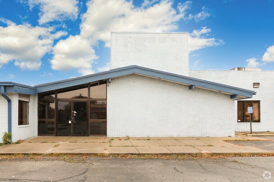 More Photos Of 1760 E Stroop Rd, Dayton Restaurant For Sale