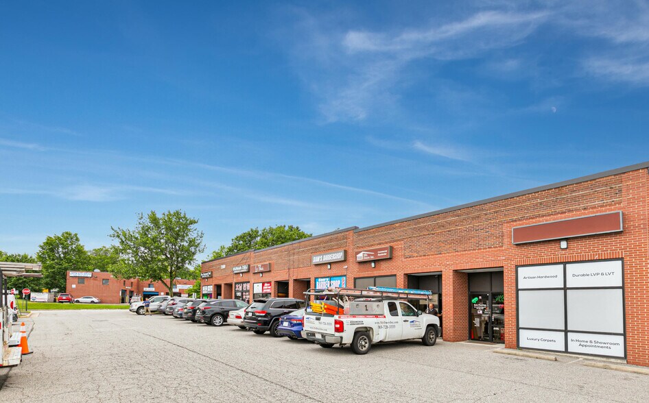 More Photos Of 7200-7220 Telegraph Square Dr, Lorton Showroom For Lease