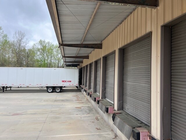 More Photos Of 604 Inderneer Dr, Kernersville Truck Terminal For Lease