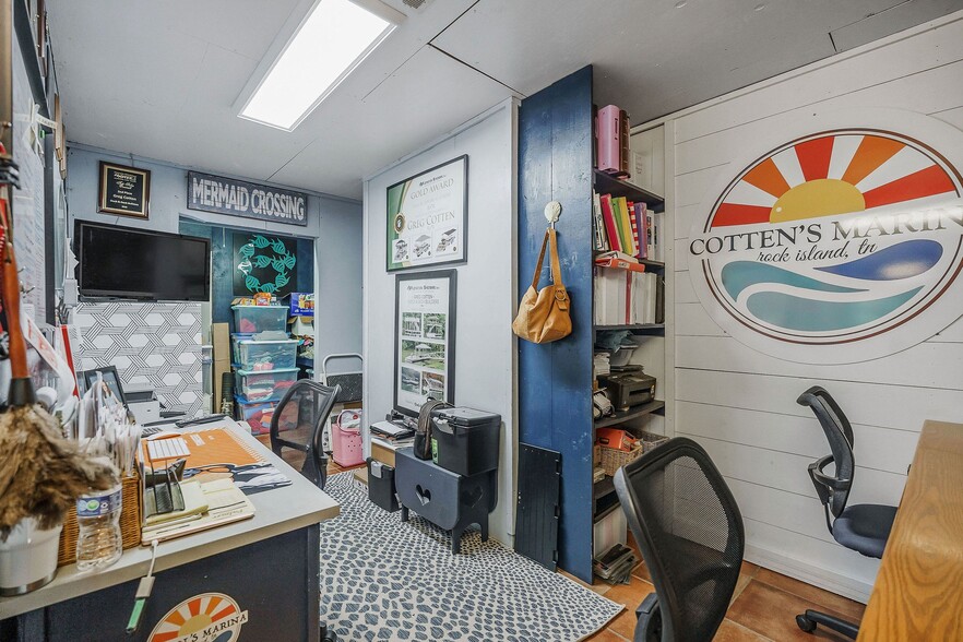 More Photos Of 1967 Rock Island Rd, Rock Island Marina For Sale