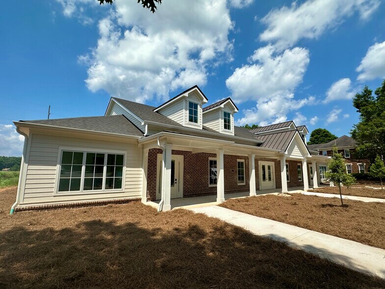 More Photos Of 1024 Twelve Oaks Dr, Watkinsville Office For Lease