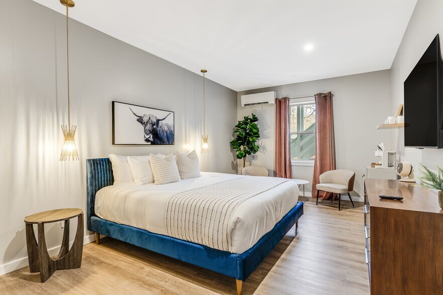 More Photos Of 4102 Soco Rd, Maggie Valley Hotel For Sale