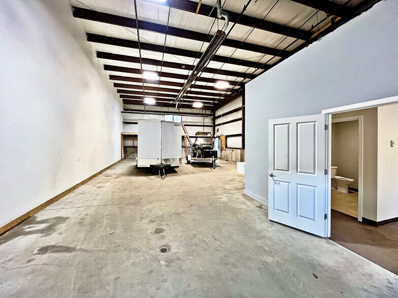 More Photos Of 2 Rockview Way, Rockland Industrial For Lease