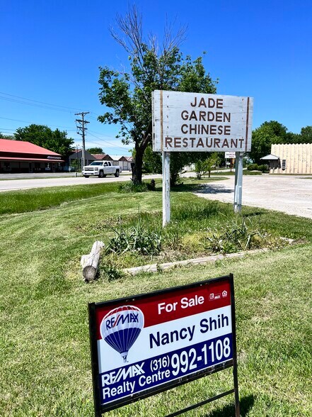 More Photos Of 6 Market St, Osage City Freestanding For Sale