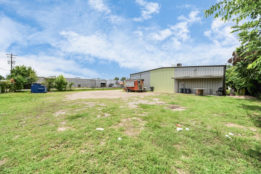 More Photos Of 11730 Aldine Westfield Rd, Houston Warehouse For Sale