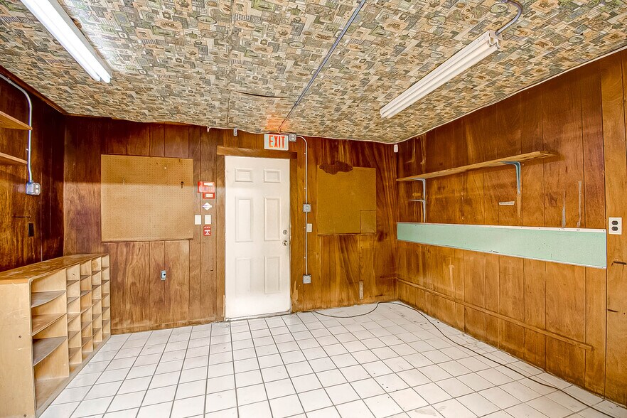 More Photos Of 3019 Dickinson Ave, Dickinson Freestanding For Sale