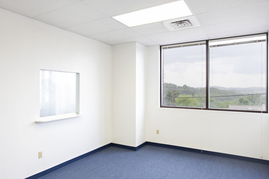 More Photos Of 1800 Pine Hollow Rd, McKees Rocks Medical For Lease