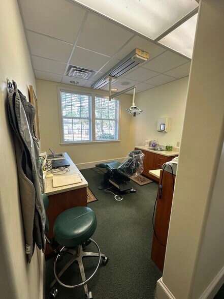 More Photos Of 1850 Bellair Blvd, Orange Park Medical For Sale
