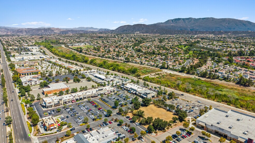 More Photos Of 32475 Temecula Pky, Temecula Freestanding For Sale