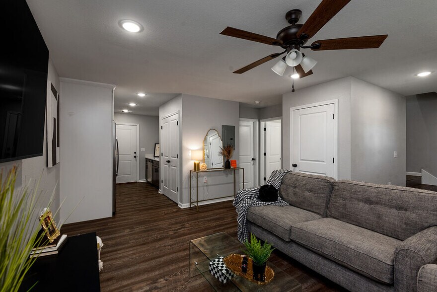 More Photos Of 124 S College St, Mountain Home Apartments For Sale
