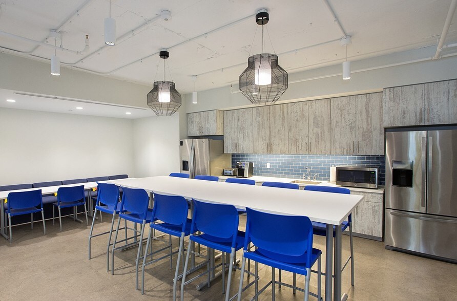 More Photos Of 1801 Market St, Philadelphia Office For Sale