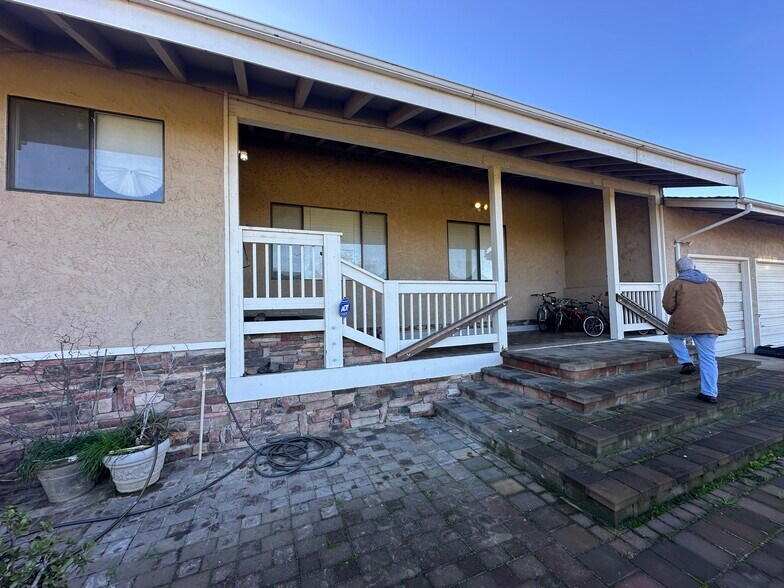 More Photos Of 6738 Greenbay Rd, Arbuckle Land For Lease