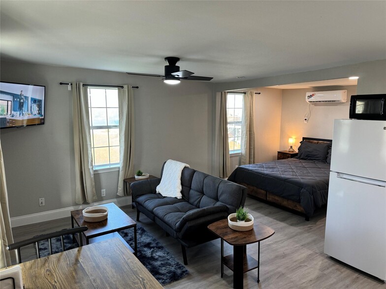 More Photos Of 5202 County Road 469, Brazoria Apartments For Sale