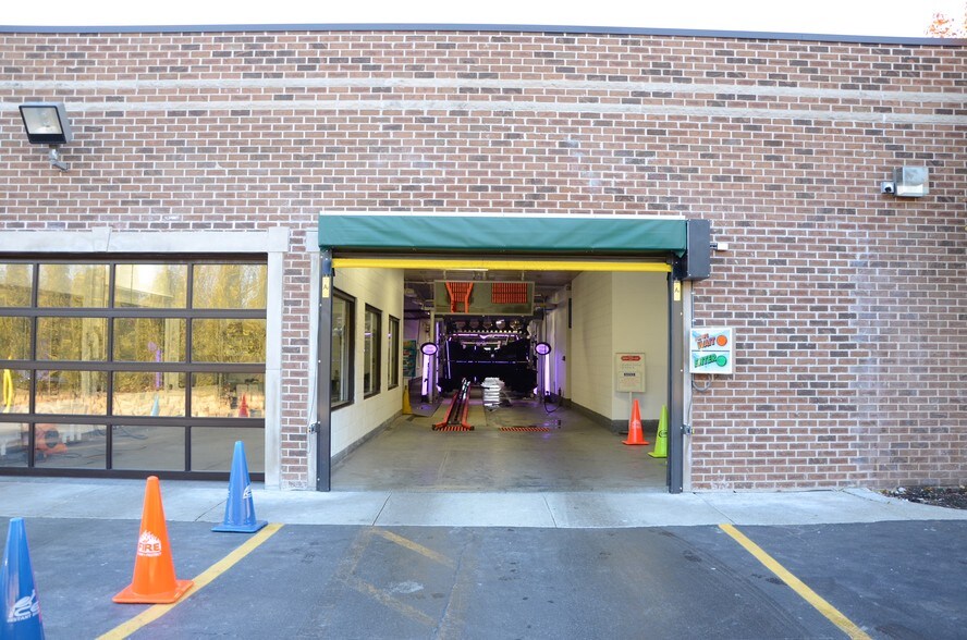 More Photos Of 1388 State St, Lemont Carwash For Lease