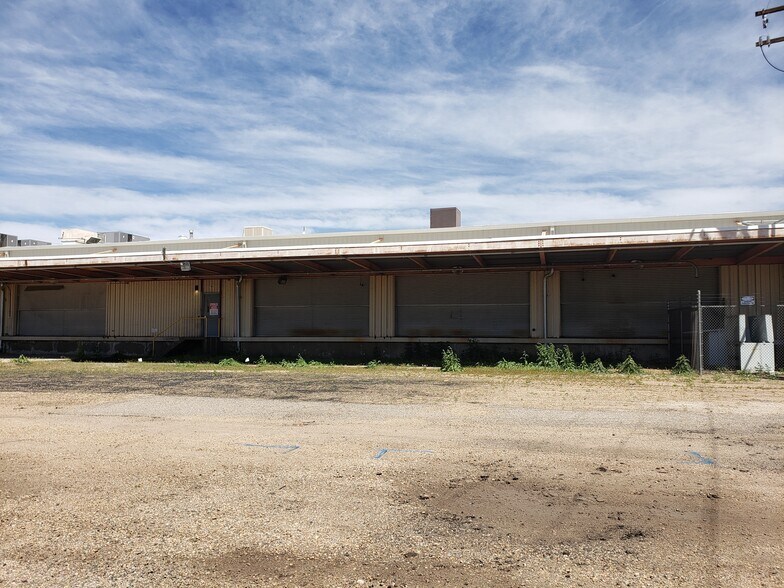 More Photos Of 5200 E Smith Rd, Denver Manufacturing For Lease