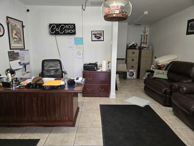 More Photos Of 8535 Rees St, Port Richey Service Station For Sale