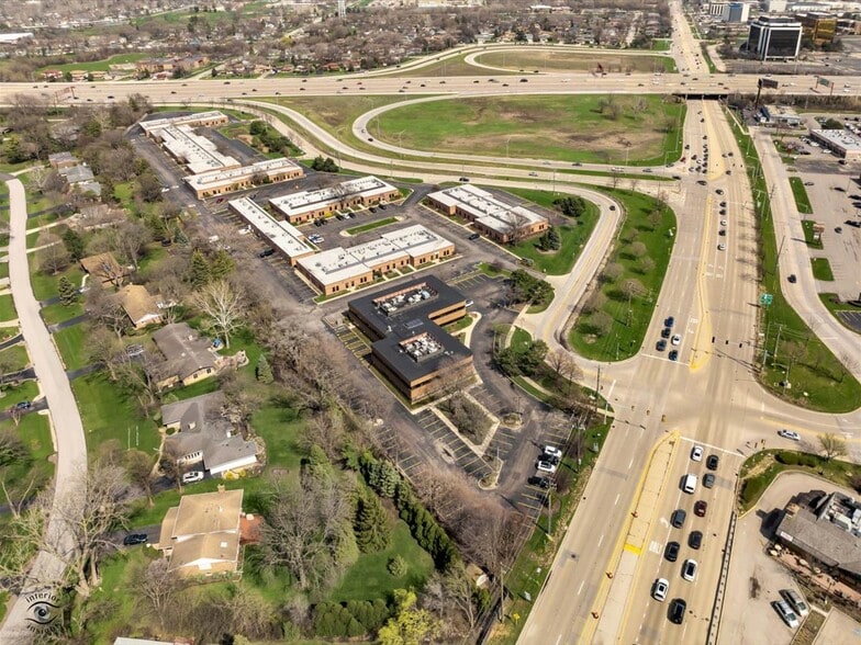 More Photos Of 1990 E Algonquin Rd, Schaumburg Medical For Lease